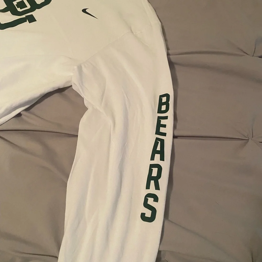 Baylor University Men’s Nike White Long Sleeve T-shirt - Picture 3 of 6